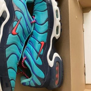 Used nike air TNwith box size 9